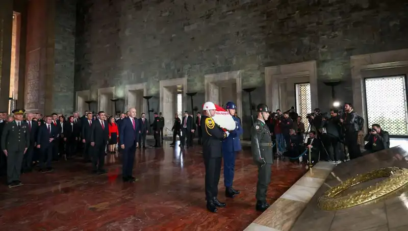 Anıtkabir’de Devlet Erkanının Tarihi Buluşmasıyla Duygusal Anlar Yaşandı