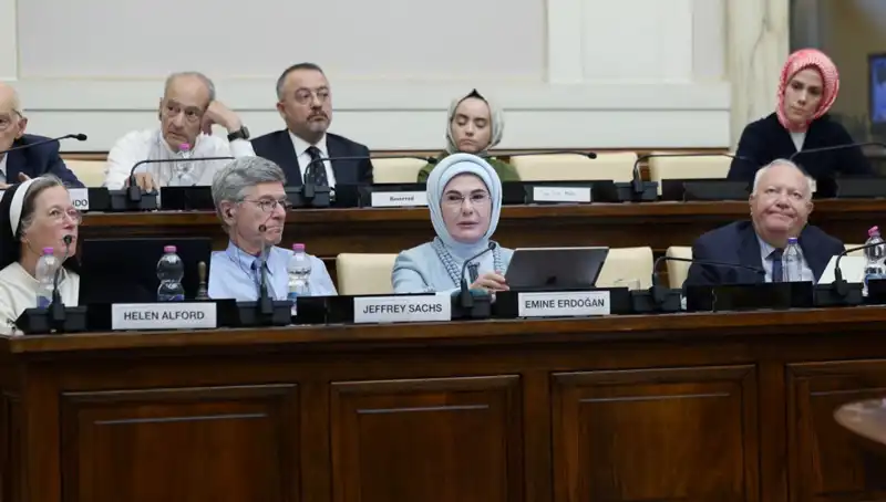 Emine Erdoğan, Vatikan'da Verdiği Mesajla Dünya Düzenine Dikkat Çekti