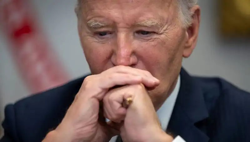 Biden'ın Yaşını Gizleme Yöntemleri: Kamuoyunu Şaşırtan Gerçekler