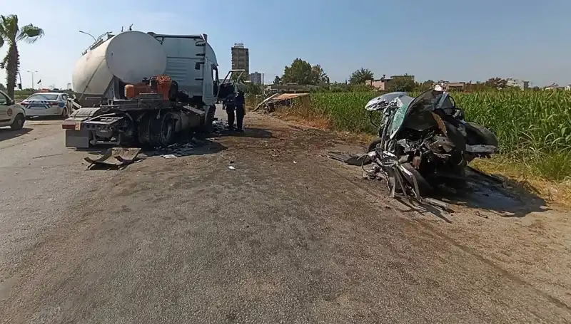 Adana'da Tanker ve Otomobil Çarpıştı: Feci Kaza Hayatları Değiştirdi