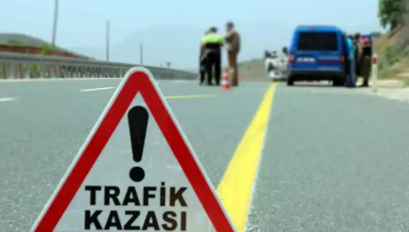 Bitlis'te İki Ayrı Trafik Kazası: 19 Yaralı, Korkunç Anlar!