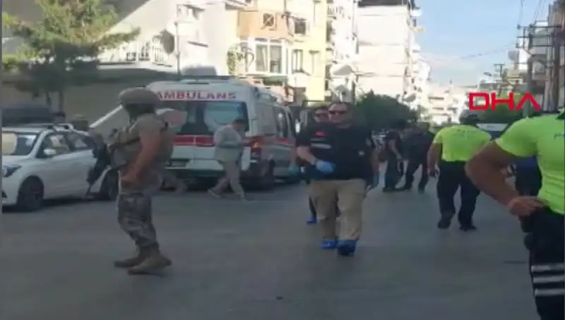 İzmir'deki Silahlı Saldırı: Karakolda İki Şehit, Bir Yaralı!