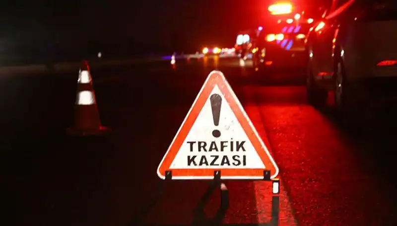 Şanlıurfa'da Üç Araçlı Zincirleme Kaza: 7 Yaralı