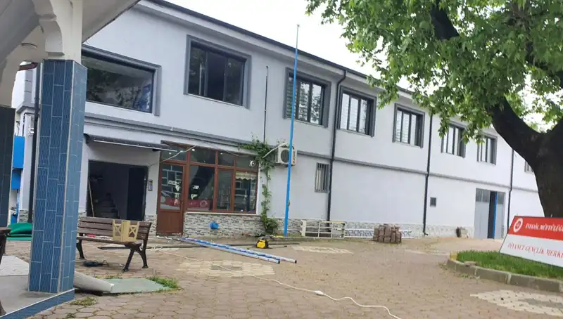 Tabela Takarken 3 Metreden Düşen İşçi Hastaneye Kaldırıldı