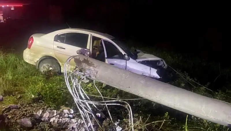 Nefes Kesen Kaza: Beton Direğe Çarpan Sürücü Hayata Dönmek İçin Mücadele Ediyor