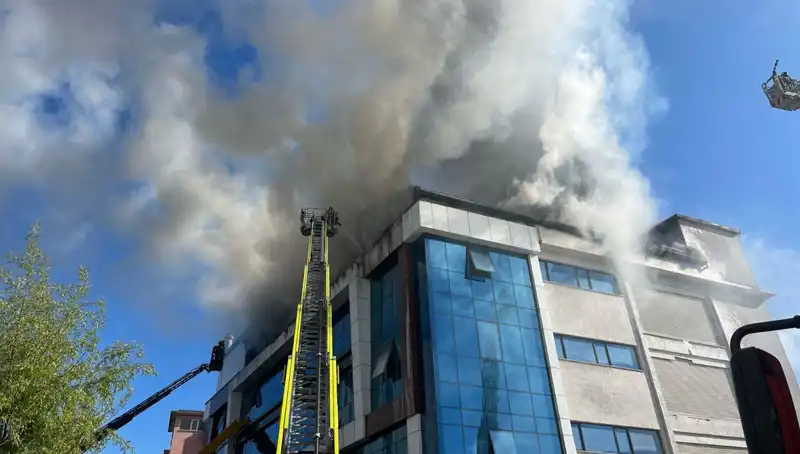 Esenyurt’ta Tekstil Atölyesinde Korkutan Yangın: Olayın Detayları ve Son Gelişmeler