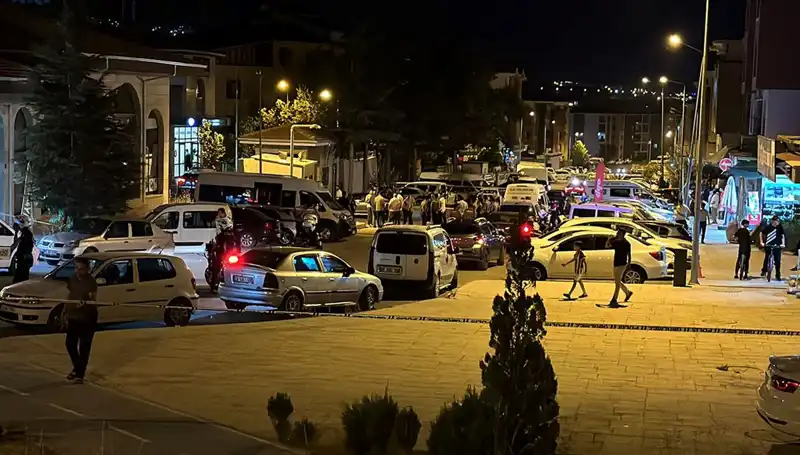 İki Aile Arasındaki Kavga: 1’i Ağır 3 Yaralı!