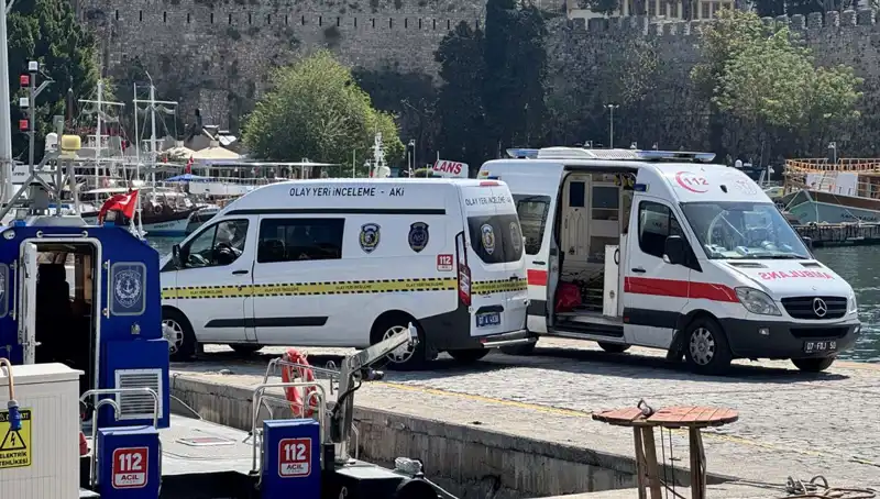 Antalya Kumsalında Gizemli Bir Buluntu: Denizde Erkek Cesedi