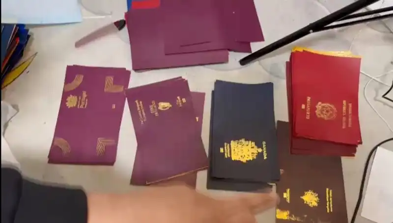 Sahte Pasaport ve Vize İşi: Operasyonla Çökmüş Ağ Çözüldü