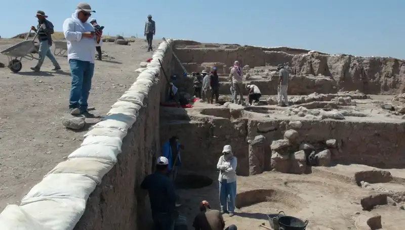 Kilis Oylum Höyük'te Kazı Çalışmaları Sıcak Havaya Rağmen Devam Ediyor