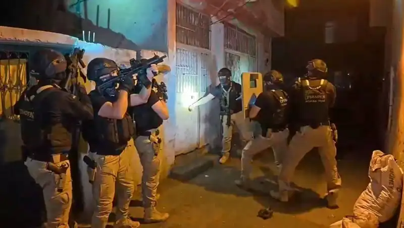 İstanbul'da DAEŞ Operasyonu: 18 Gözaltı ile Yeni Bir Darbe