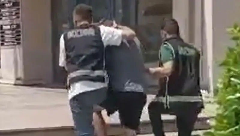 Sahte Dövizle Alışveriş Yapan Turistin Sınır Dışı Edilmesi Olayı