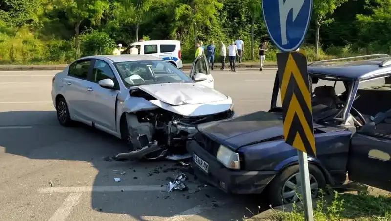 Görele'de Feci Kaza: Sürücü Araç Camından Fırladı, Hayatını Kaybetti!
