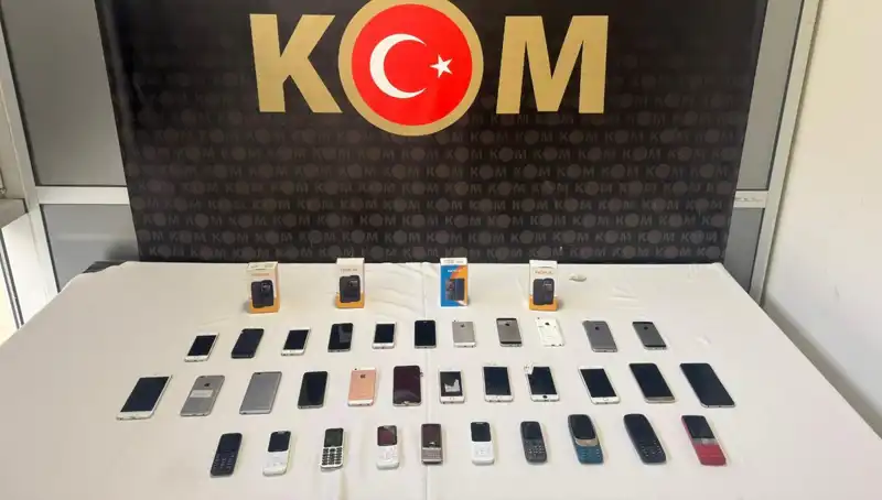 Gümrük Kaçağı Cep Telefonları: 37 Adet Ele Geçirildi, Neler Oluyor?
