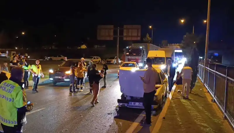 Otoyolda İnsan Hayatı Tehlikeye Girdi: Kuralsız Geri Dönüş Kazası