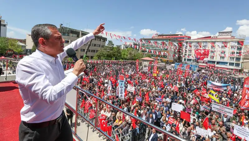 Özgür Özel: Örgütlerin Silah Bırakması İçin Mücadele Ediyoruz