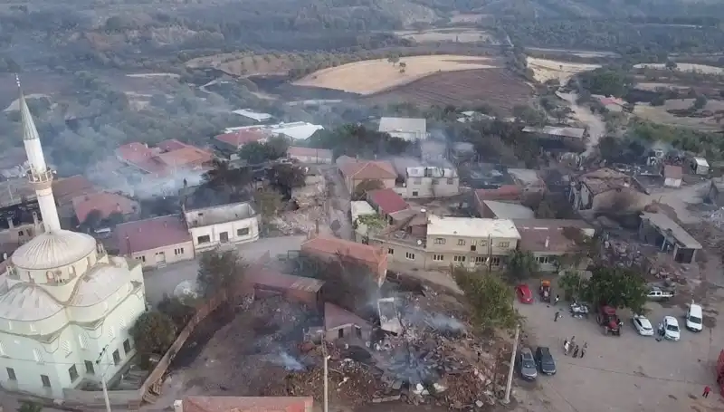 Çanakkale'de Orman Yangını: Havadan Çarpıcı Görüntülerle Kayıtlara Geçti