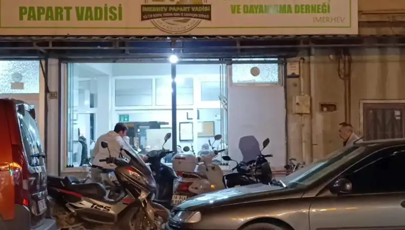 Yerel Restoranda Bıçaklı Kavga: Bir Kişi Ağır Yaralı