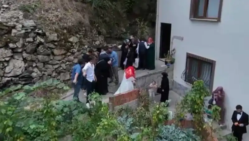 Düğün Töreninde Kanlı Kargaşa: Kurşunlar 10 Saniye Sonra Fark Edildi
