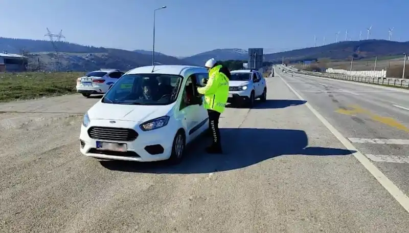 Son Bir Haftada Yarım Milyon Sürücüye Ceza Kesildi: Yolda Dikkat Edilmesi Gerekenler