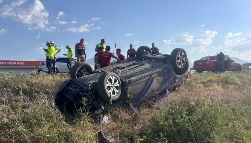 Nişan Töreninden Dönüşte Trafik Kazası: 1 Ölü, 4 Yaralı