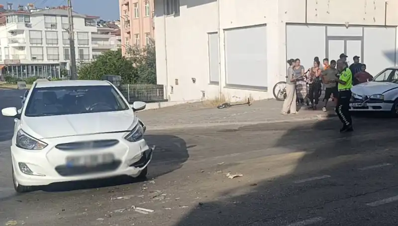 Antalya’da İki Otomobil Çarpıştı: Kaza Anına Şahit Olanlar Konuştular