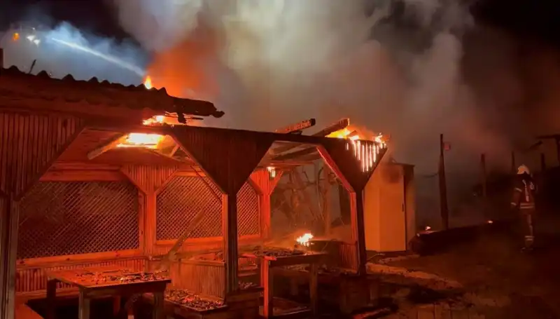 Şile'deki Altı Gözleme Restoranı Korkunç Yangında Alev Alev Yandı