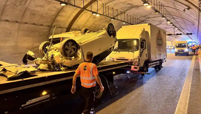 Kuzey Marmara Otoyolu'nda Feci Çarpışma: Otomobil ve Kamyonet Karşı Karşıya