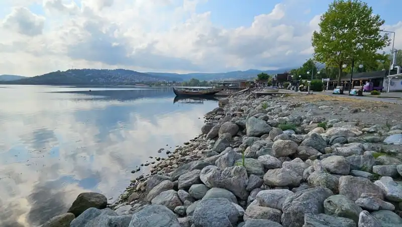 Sapanca Gölü'nde Tüm Dikkatleri Çeken Su Seviyesi Düşüşü