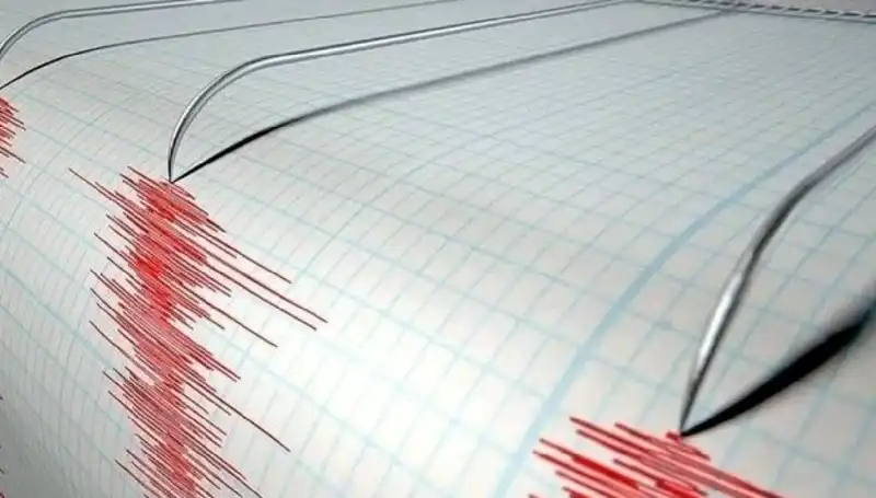 Ege Denizi’ndeki 3.5 Büyüklüğündeki Deprem, Yerel Halkı Tedirgin Etti